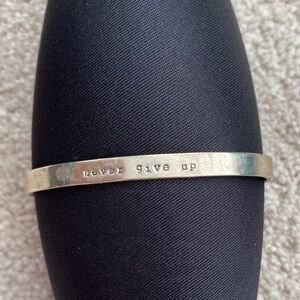 “Never give up” imma & oly Bracelet